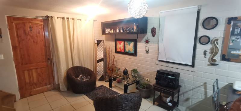 CASA 3 DORMITORIOS EN BARIRO TRANQUILO