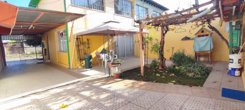 AMPLIA CASA EN VILLA CERRADA A PASOS DE LA PLAZA DE PEÑAFLOR AMPLIA CASA EN VILLA CERRADA A PASOS DE LA PLAZA DE PEÑAFLOR