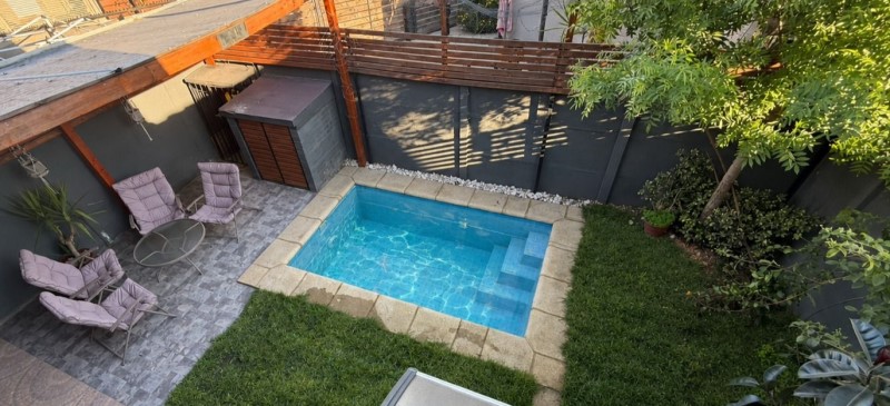 AMPLIA CASA CON PISCINA... AMPLIA CASA CON PISCINA...